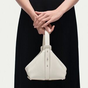 Advene Age Bag White